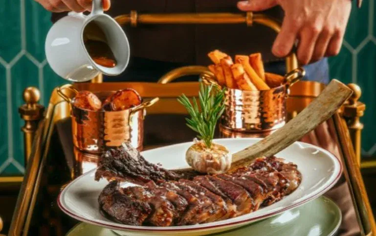 5. THREE CUTS x THREE SIPS, Palm Jumeirah