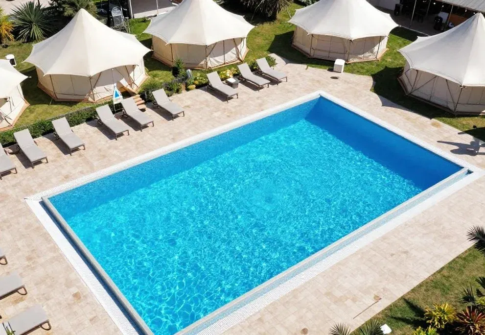 LUXEGLAMP UAQ POOL