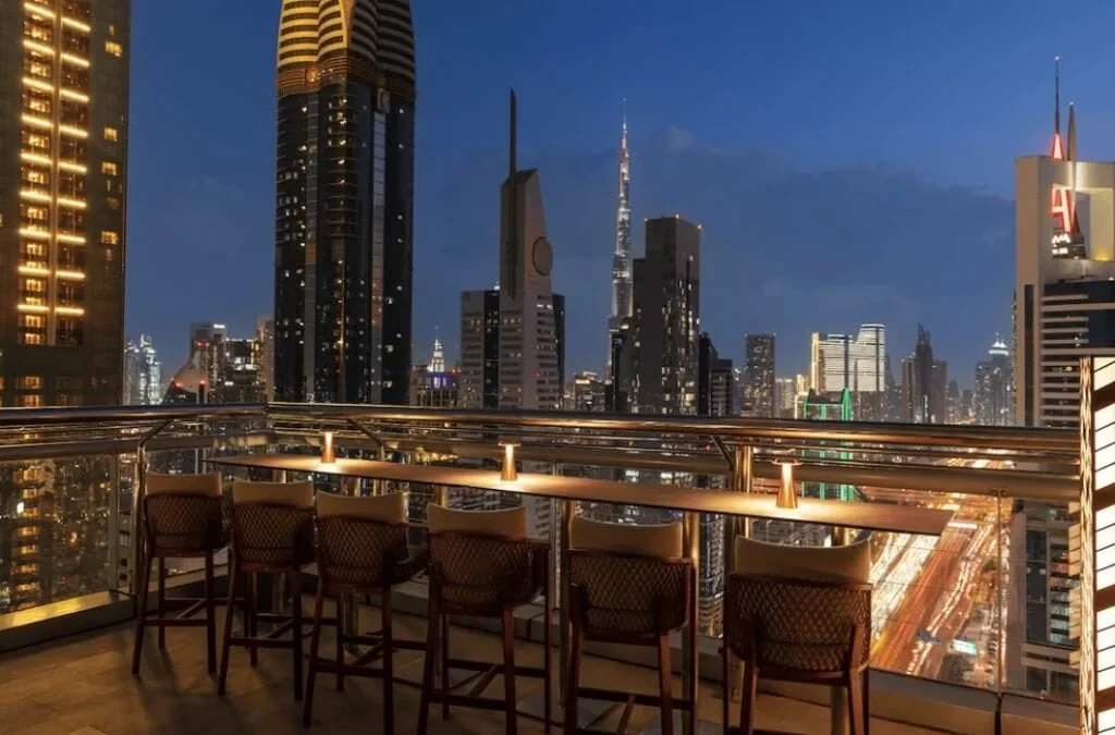 13. Level 43 Sky Lounge