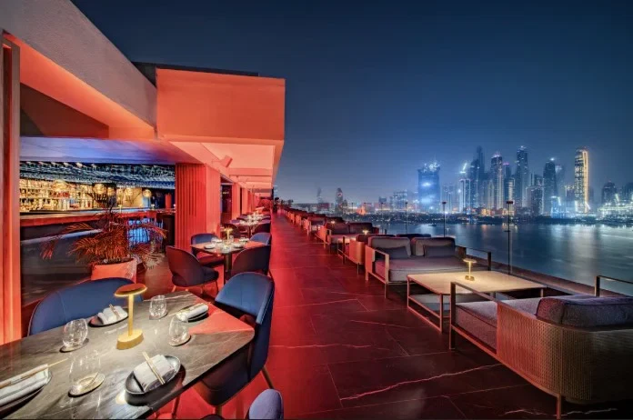 The Penthouse – Sophisticated Beachfront Elegance